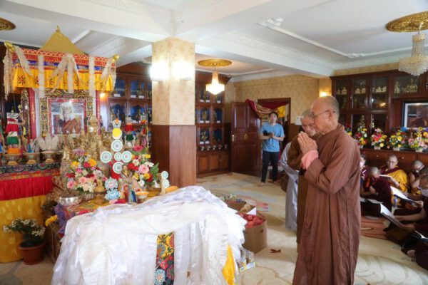 Phật giáo Kim Cương thừa tưởng niệm ngài Khenchen Thrangu Rinpoche