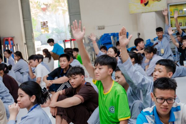 Chương trình Học kỹ năng: Phòng chống ma túy và An ninh mạng của khóa tu mùa hè đợt 2 tại chùa Khai Nguyên