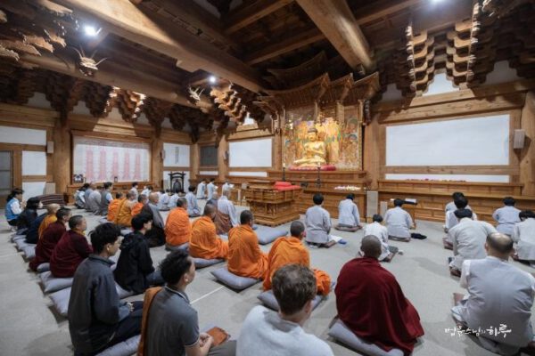Hội Phật giáo Jungto tổ chức chương trình trải nghiệm cho các nhà lãnh đạo và nhà hoạt động trẻ của Mạng lưới Phật tử Dấn thân Quốc tế