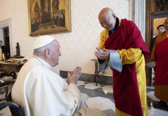 Các nhà Lãnh đạo Phật giáo tham gia đối thoại liên tôn với Giáo hoàng Francis tại Mông Cổ