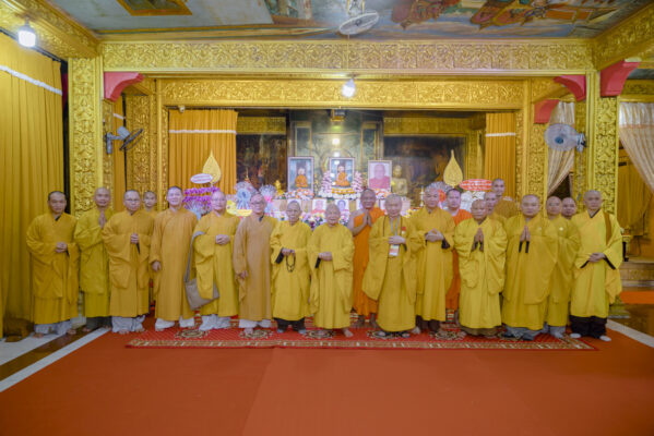 Hòa thượng Chủ tịch thăm trường hạ chùa Candaransi và tưởng niệm cố Hòa thượng Oul Srey