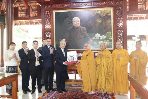 Hội Liên hữu Phật giáo Thế giới thăm Trưởng lão HT. Thích Thanh Từ và chư Tăng thiền viện Thường Chiếu, Đồng Nai