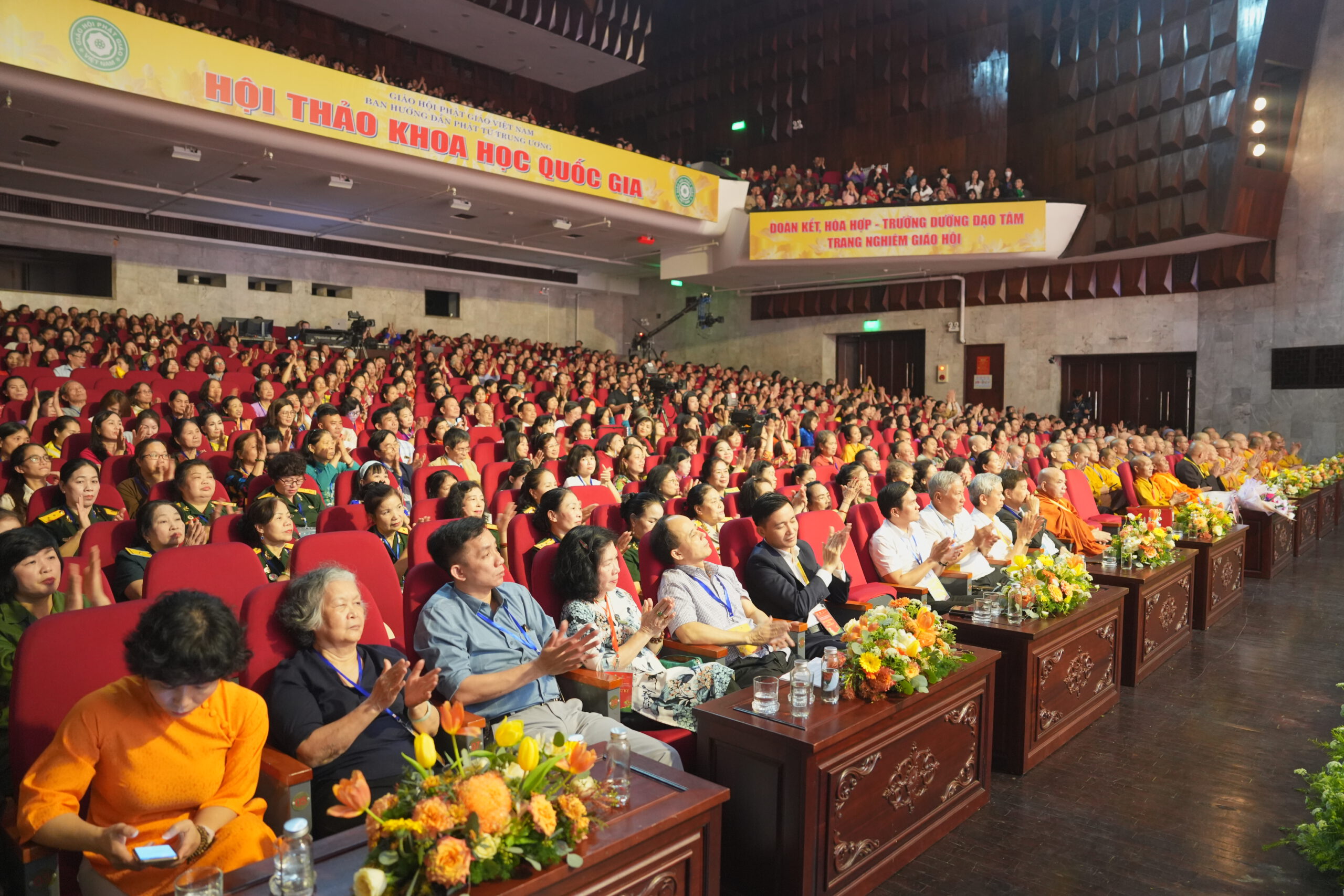 Các đại biểu tham dự chương trình