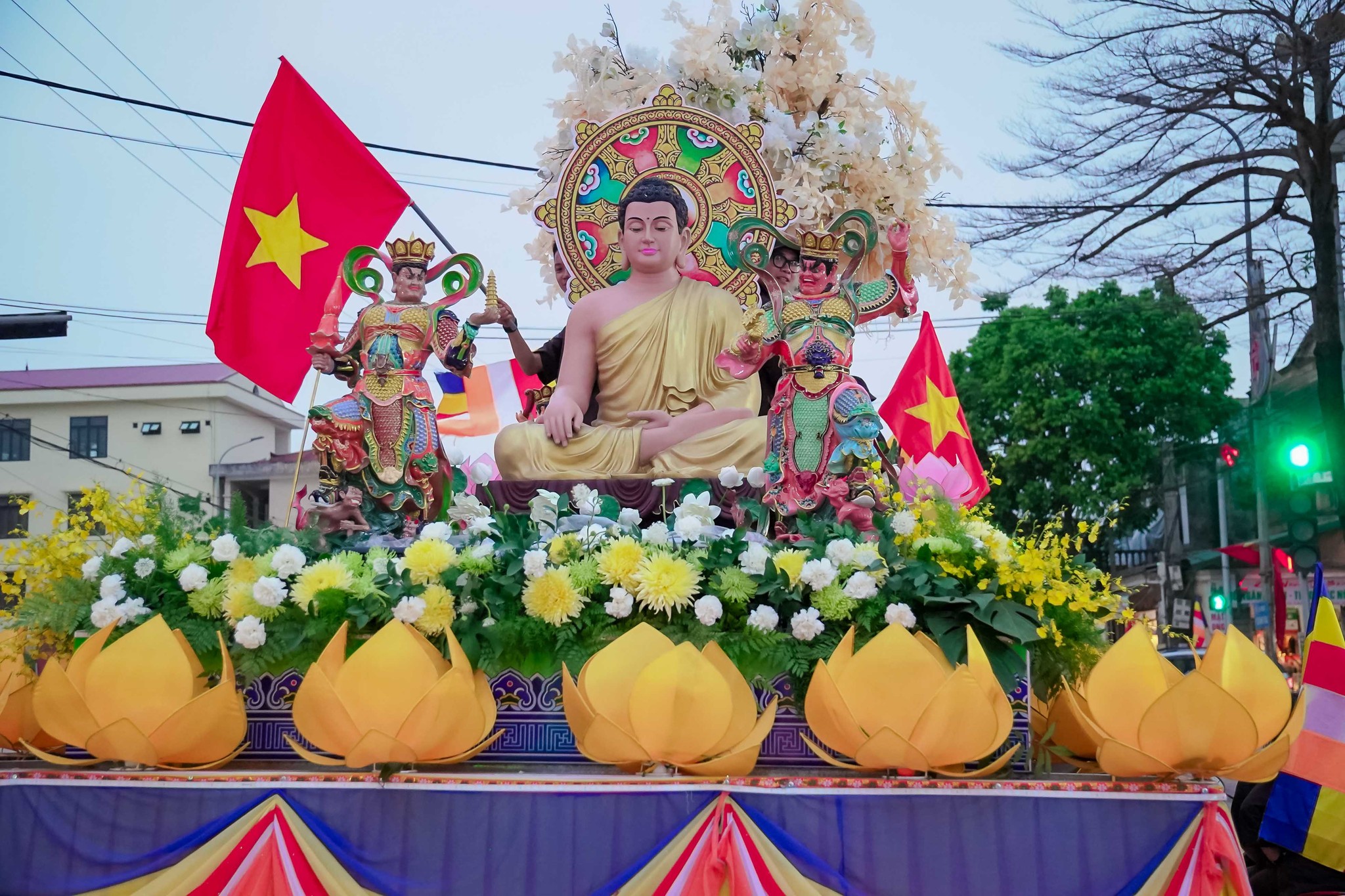 Lễ rước xe hoa Phật Đản