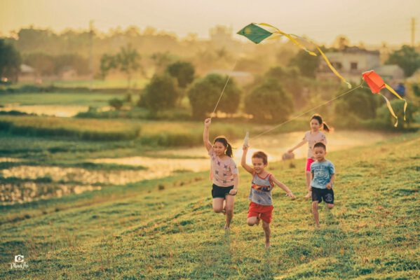 Một mùa hè nữa lại về, là khoảng thời gian các bạn nhỏ được nghỉ ngơi, vui chơi sau thời gian học tập vất vả. Chắc chắn rất nhiều bậc phụ