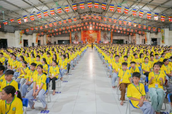 Tối ngày 7/7/2024 tại chùa Khai Nguyên đã trang nghiêm tổ chức lễ khai mạc Khóa tu mùa hè “Hội trại thắp sáng niềm tin” lần thứ 9 đợt 1