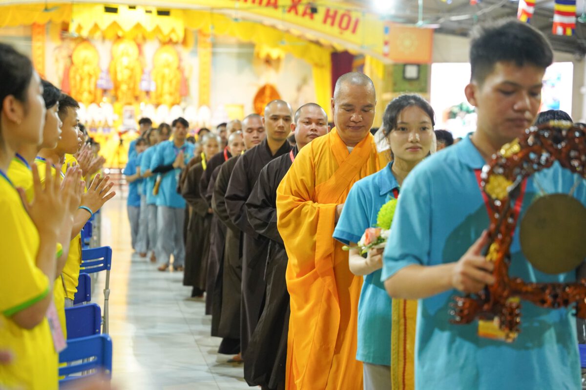 Tối ngày 7/7/2024 tại chùa Khai Nguyên đã trang nghiêm tổ chức lễ khai mạc Khóa tu mùa hè “Hội trại thắp sáng niềm tin” lần thứ 9 đợt 1