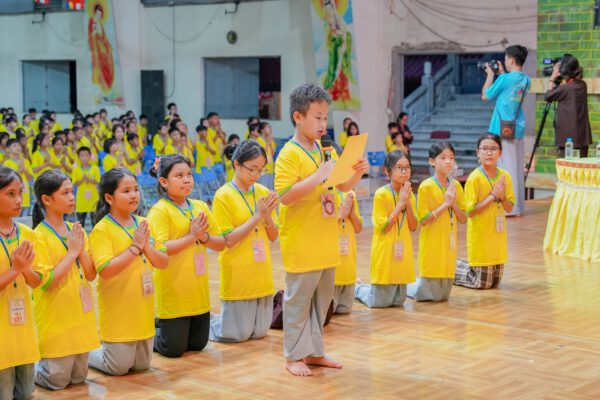 Tối ngày 7/7/2024 tại chùa Khai Nguyên đã trang nghiêm tổ chức lễ khai mạc Khóa tu mùa hè “Hội trại thắp sáng niềm tin” lần thứ 9 đợt 1