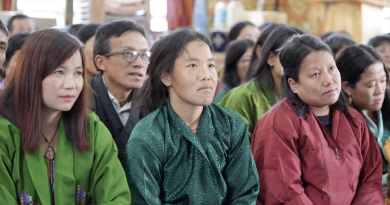 Đại Đức Pomnyun Sunim đã có mặt tại buổi tọa đàm với Thủ tướng Bhutan Tshering Tobgay về hướng phát triển bền vững quy mô lớn tại nước này.