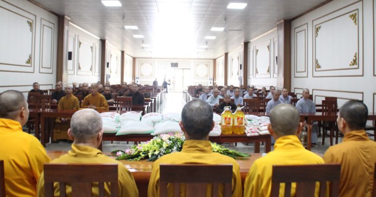 Ngày 17/7/2024 chư Tôn đức phái đoàn thứ 4 Ban Hoằng pháp và Ban Kinh tế Tài chính TƯ GHPGVN đã tiếp tục hành trình tới thăm hỏi, động viên 