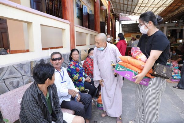 Lễ Vu lan Báo hiếu ngày càng được lan rộng và được xem như một dịp để làm việc thiện, báo đáp công ơn mẹ cha