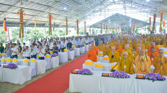 Tại Khu Di tích lịch sử cấp Quốc gia Ngã Ba Giồng đã diễn ra Lễ tưởng niệm các anh hùng, liệt sĩ do Ủy ban MTTQVN H.Hóc Môn phối hợp BTS