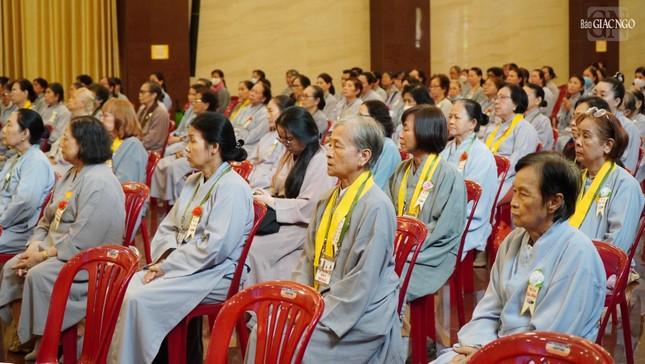 Chiều 25/8/2024 (nhằm ngày 22/7/Giáp Thìn), trong khóa tu Ngày an lạc lần thứ 56 do Ban Hoằng pháp GHPGVN TP.HCM tổ chức, tại Việt Nam Quốc Tự (Q.10, TP.HCM) với sự tham dự của chư Tăng Ni và đông đảo Phật tử.