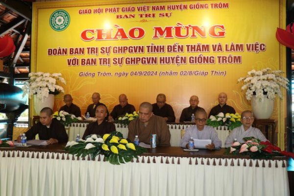 Đoàn Ban Trị sự GHPGVN tỉnh đến thăm, làm việc với Ban Trị sự Phật giáo H.Giồng Trôm và triển khai, hướng dẫn thủ tục thành lập Ban Quản trị 