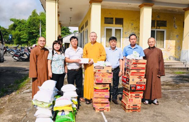 Đoàn cứu trợ Tổ đình chùa Thanh Hà đã tổ chức chuyến thăm hỏi, động viên và trao 200 suất quà đến bà con vùng lũ lụt tại Hà GiangĐoàn cứu trợ Tổ đình chùa Thanh Hà đã tổ chức chuyến thăm hỏi, động viên và trao 200 suất quà đến bà con vùng lũ lụt tại Hà Giang