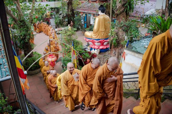 Tại Hạ trường Chùa Cam Lộ (tp. Lào Cai) đã diễn ra Lễ Tác pháp Tự tứ theo truyền thống Bắc tông, kết thúc ba tháng mùa An cư kiết hạ